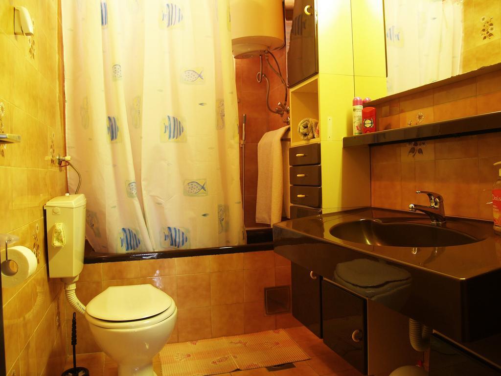 Roses Apartment Lukoran المظهر الخارجي الصورة